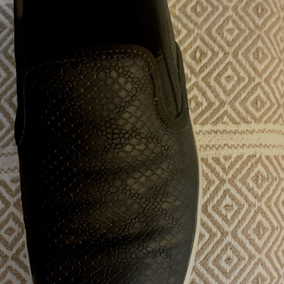 Women's black shoes 8.5 - Picture 3 of 3